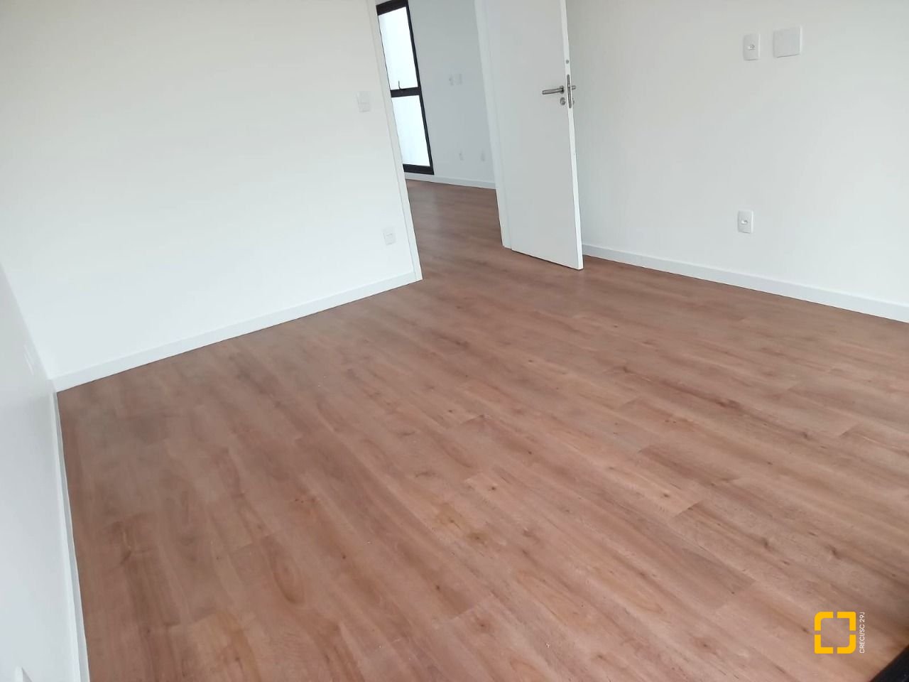 Casa de Condomínio com 216m², 3 quartos (sendo 1 suíte), 2 garagens, no bairro Beira Rio em Biguaçu