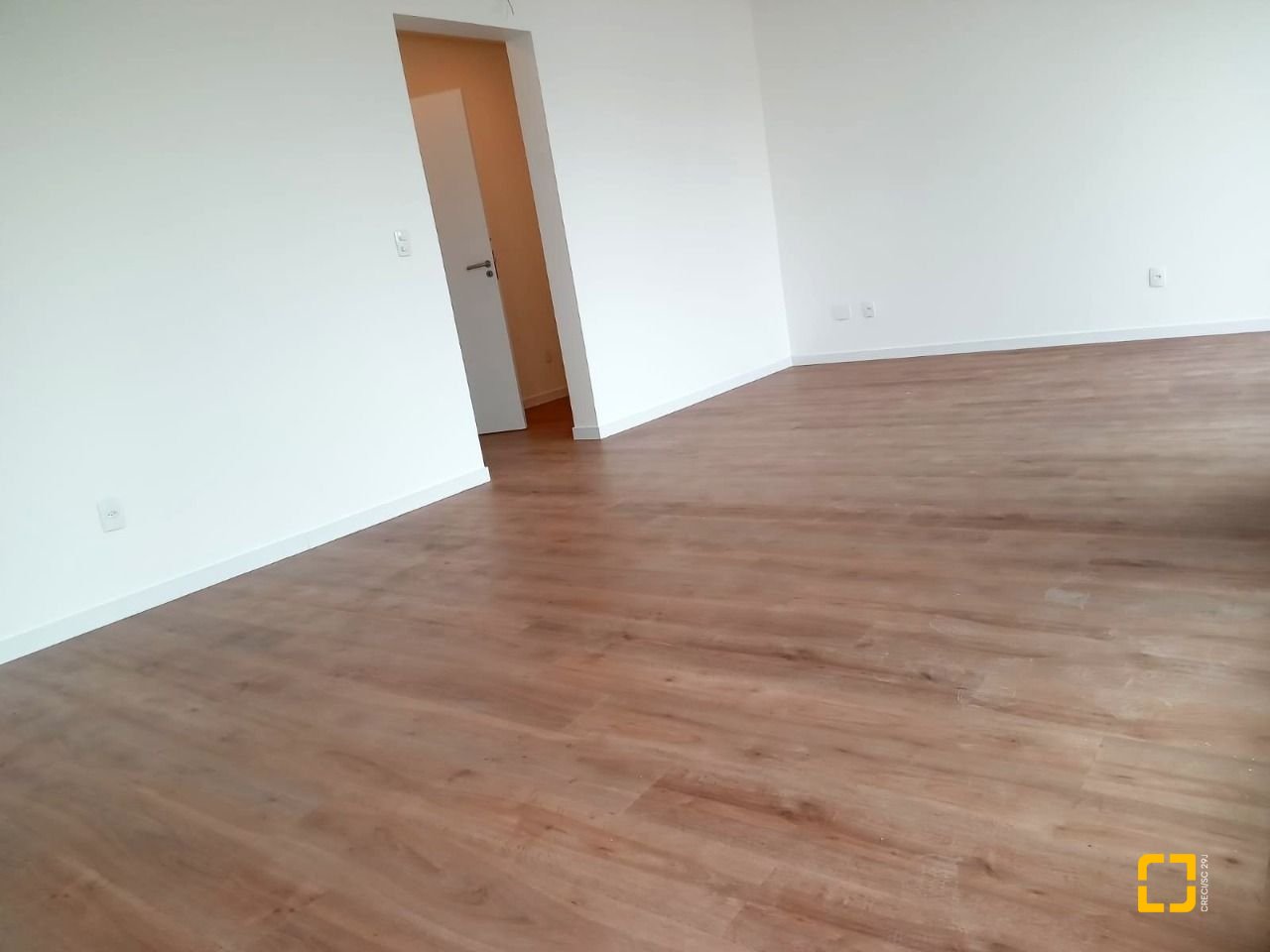 Casa de Condomínio com 216m², 3 quartos (sendo 1 suíte), 2 garagens, no bairro Beira Rio em Biguaçu