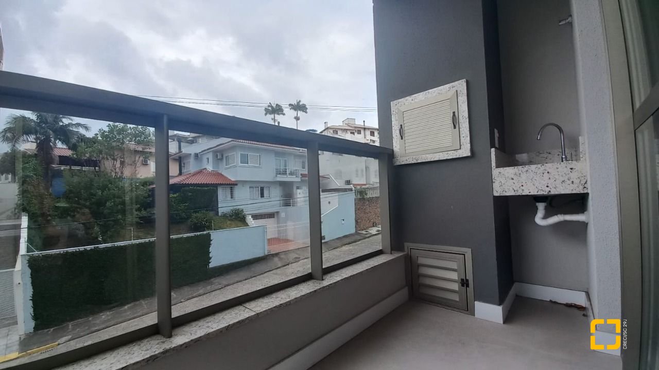 Apartamento com 72m², 4 quartos (sendo 1 suíte), 1 garagem, no bairro Carvoeira em Florianópolis