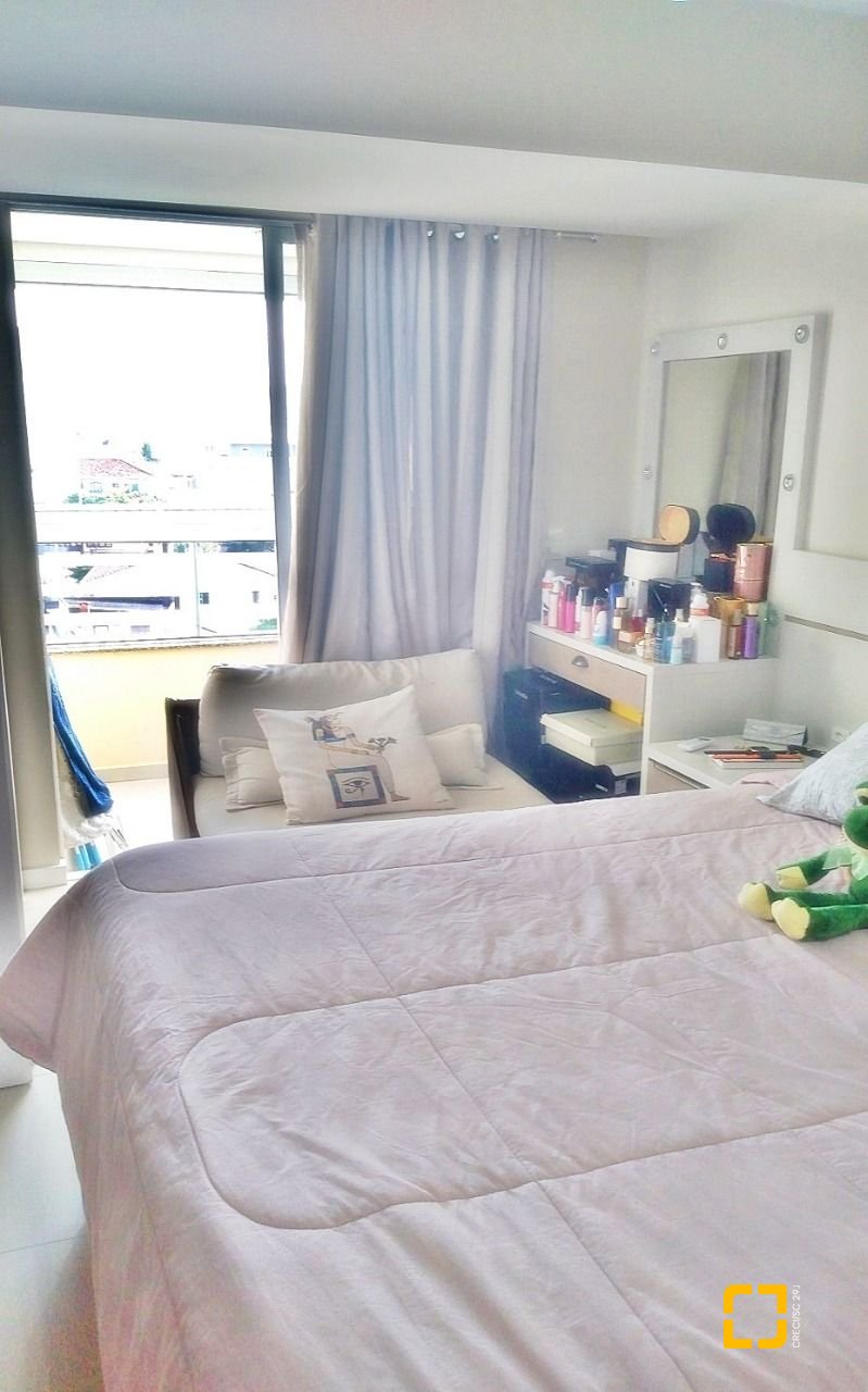 Apartamento com 92m², 3 quartos (sendo 1 suíte), 1 garagem, no bairro Barreiros em São José