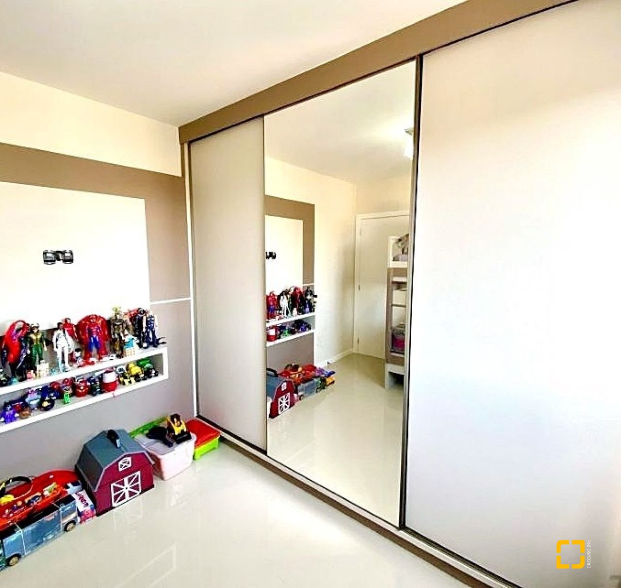 Apartamento com 92m², 3 quartos (sendo 1 suíte), 1 garagem, no bairro Barreiros em São José