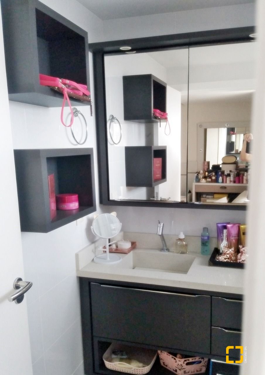 Apartamento com 92m², 3 quartos (sendo 1 suíte), 1 garagem, no bairro Barreiros em São José