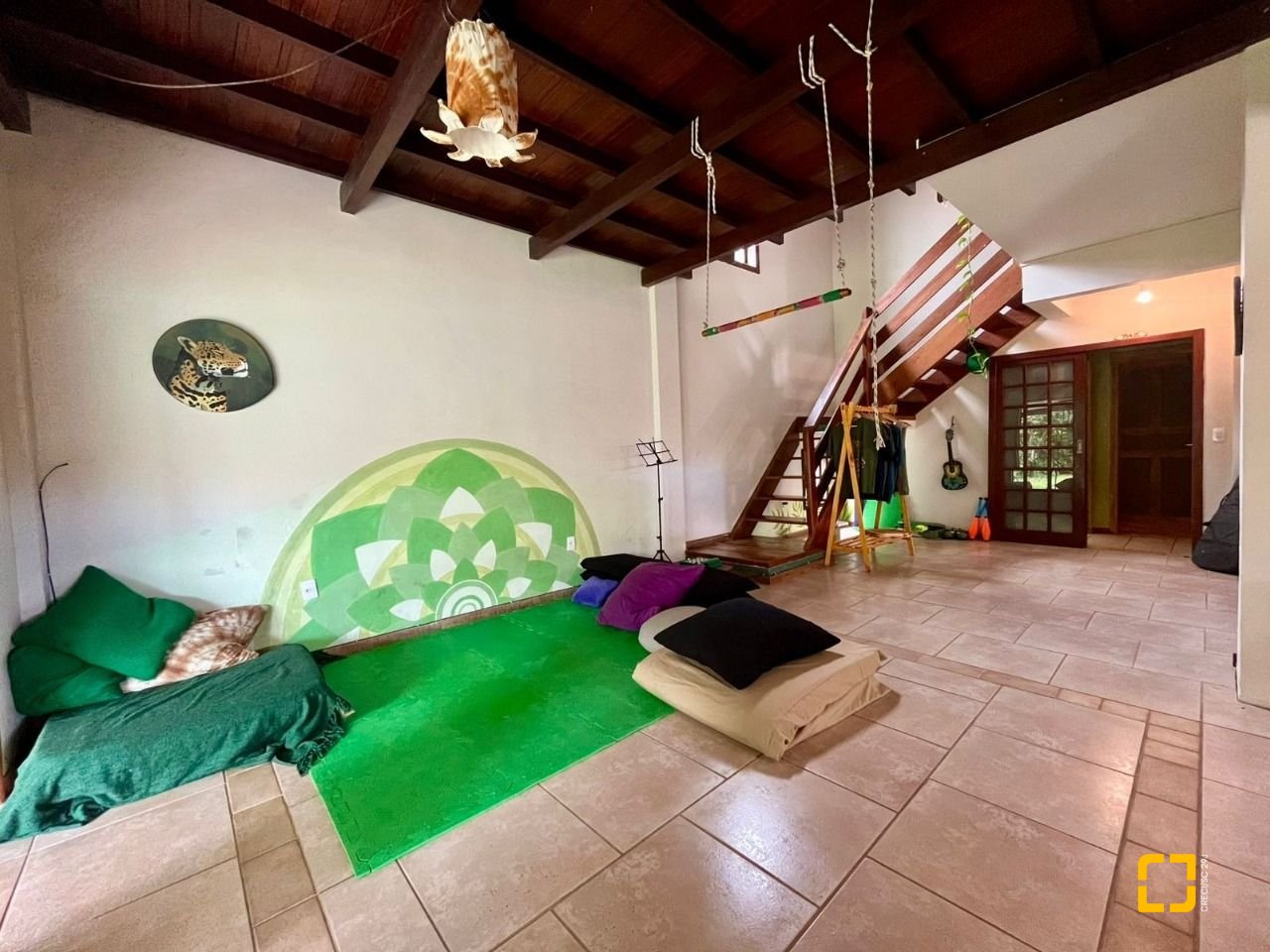 Casa com 220m², 7 quartos (sendo 1 suíte), 3 garagens, no bairro Rio Tavares em Florianópolis