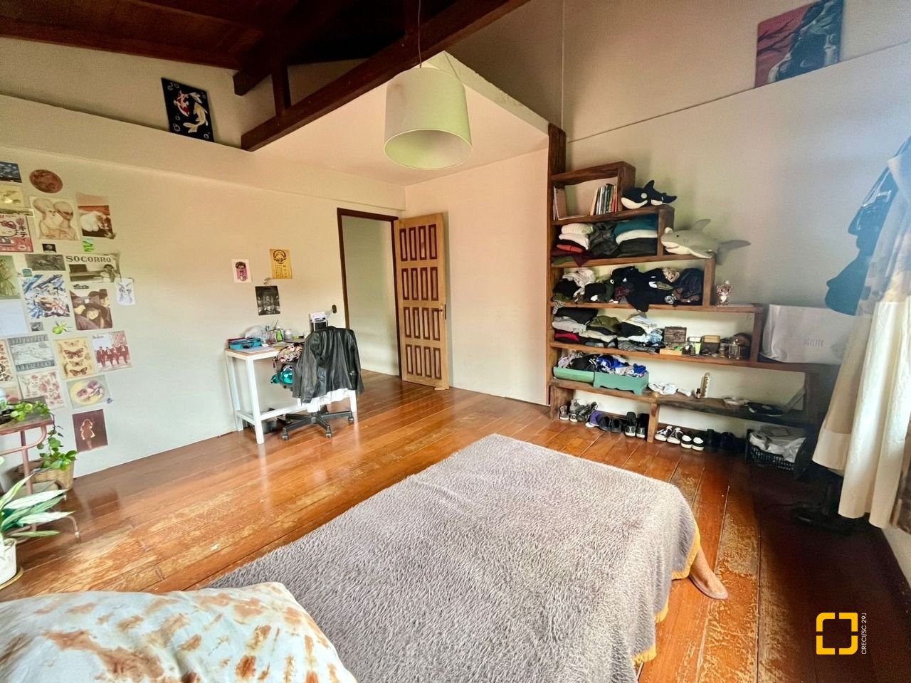 Casa com 220m², 7 quartos (sendo 1 suíte), 3 garagens, no bairro Rio Tavares em Florianópolis