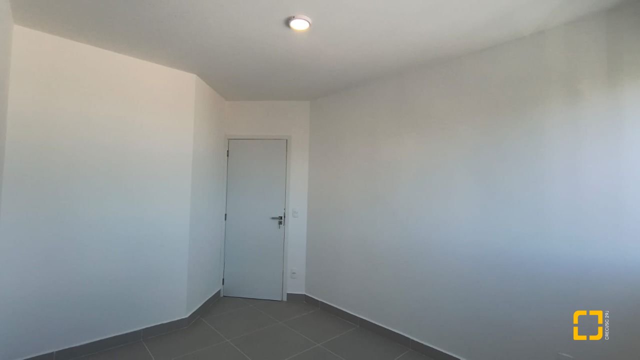 Cobertura com 117m², 3 quartos (sendo 1 suíte), 2 garagens, no bairro Capoeiras em Florianópolis
