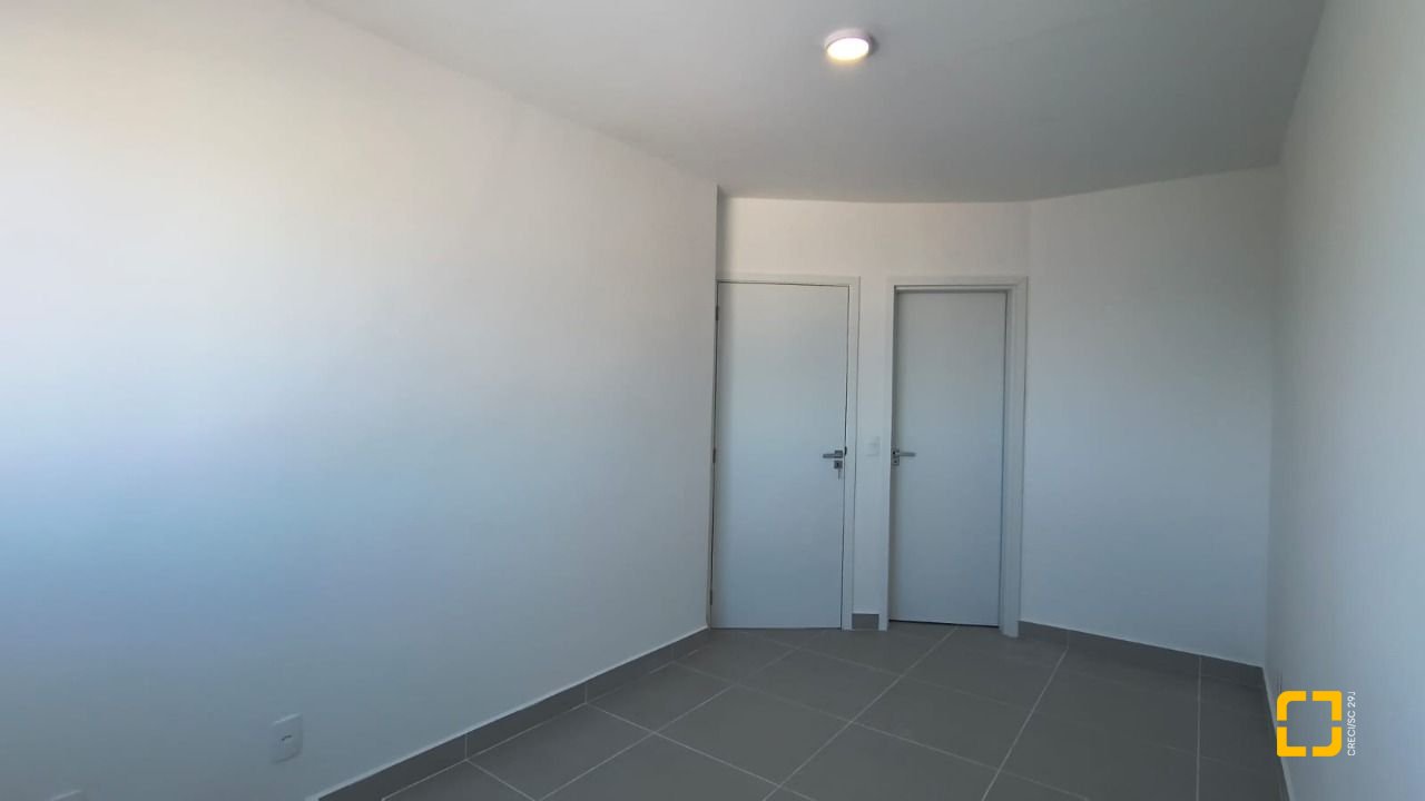 Cobertura com 117m², 3 quartos (sendo 1 suíte), 2 garagens, no bairro Capoeiras em Florianópolis