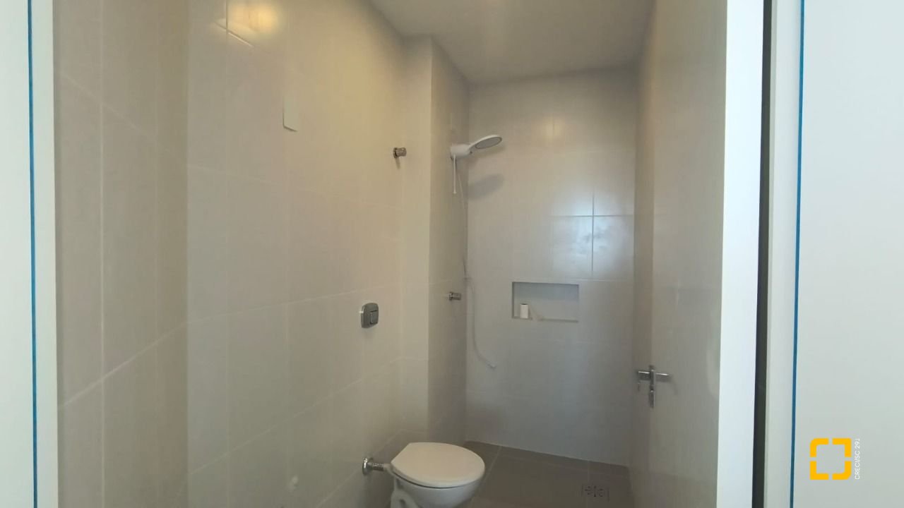 Cobertura com 117m², 3 quartos (sendo 1 suíte), 2 garagens, no bairro Capoeiras em Florianópolis