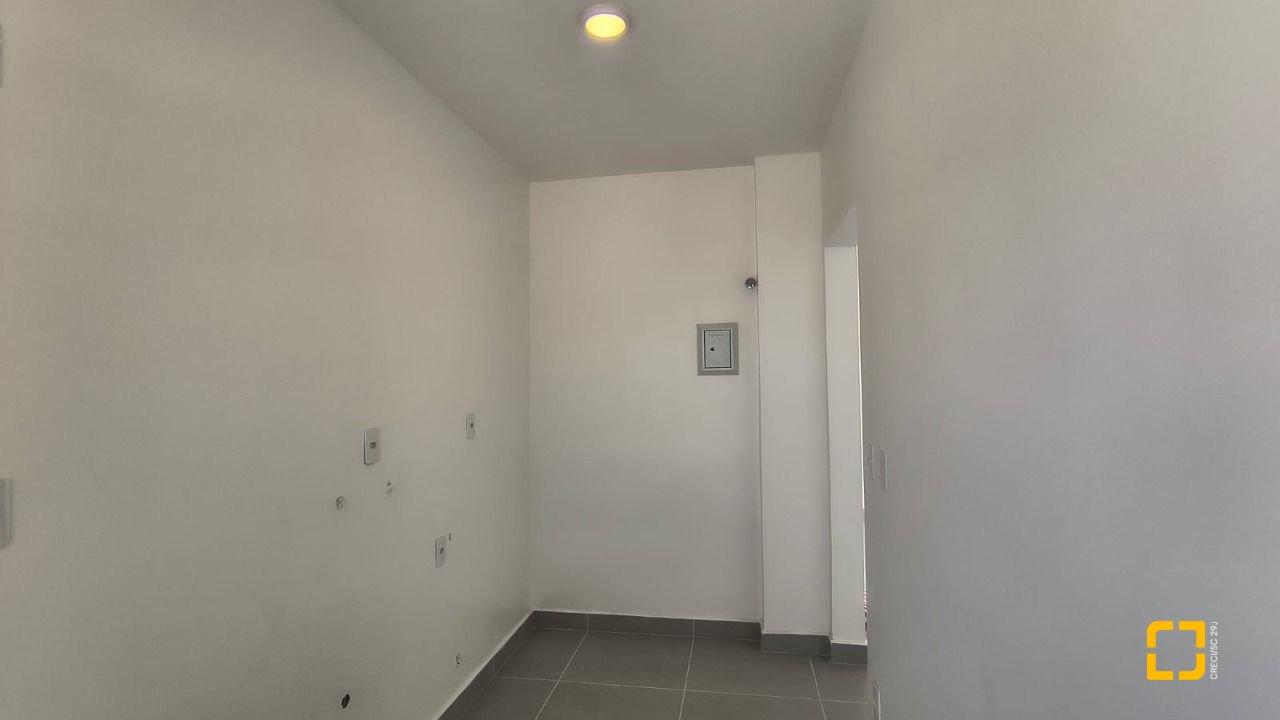 Cobertura com 117m², 3 quartos (sendo 1 suíte), 2 garagens, no bairro Capoeiras em Florianópolis