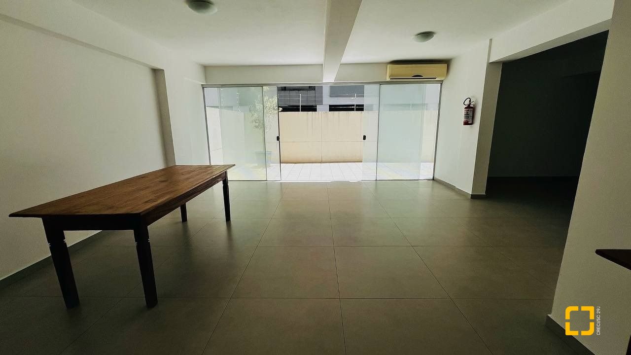 Cobertura com 117m², 3 quartos (sendo 1 suíte), 2 garagens, no bairro Capoeiras em Florianópolis
