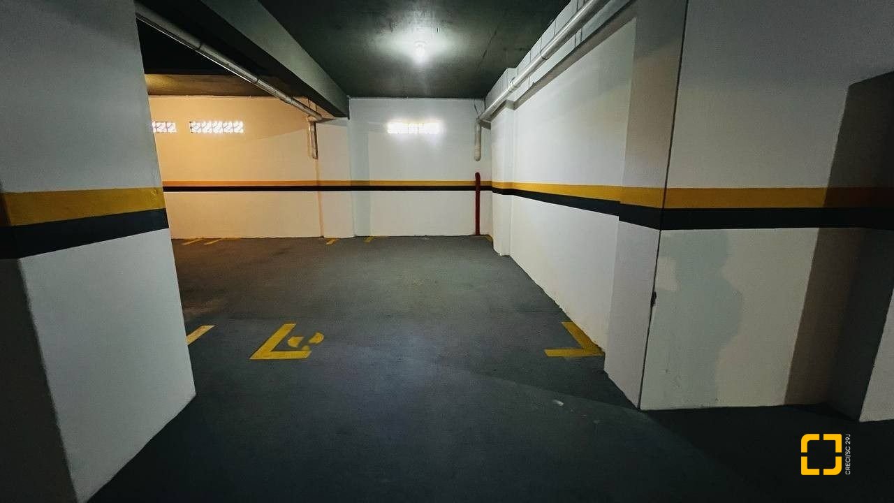 Cobertura com 117m², 3 quartos (sendo 1 suíte), 2 garagens, no bairro Capoeiras em Florianópolis