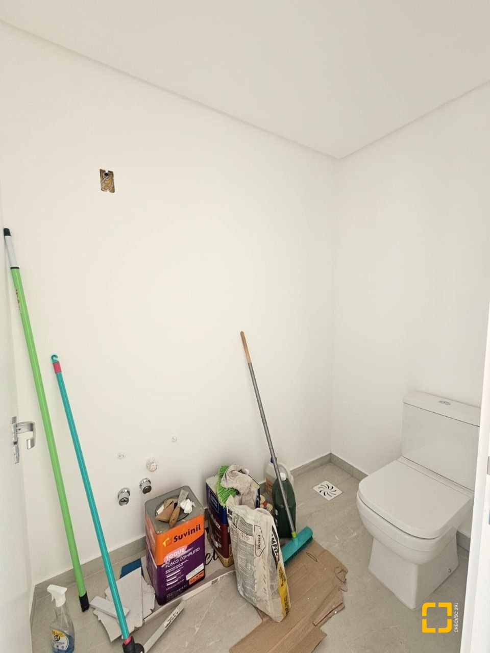 Casa de Condomínio com 179m², 4 quartos (sendo 1 suíte), 2 garagens, no bairro Beira Rio em Biguaçu