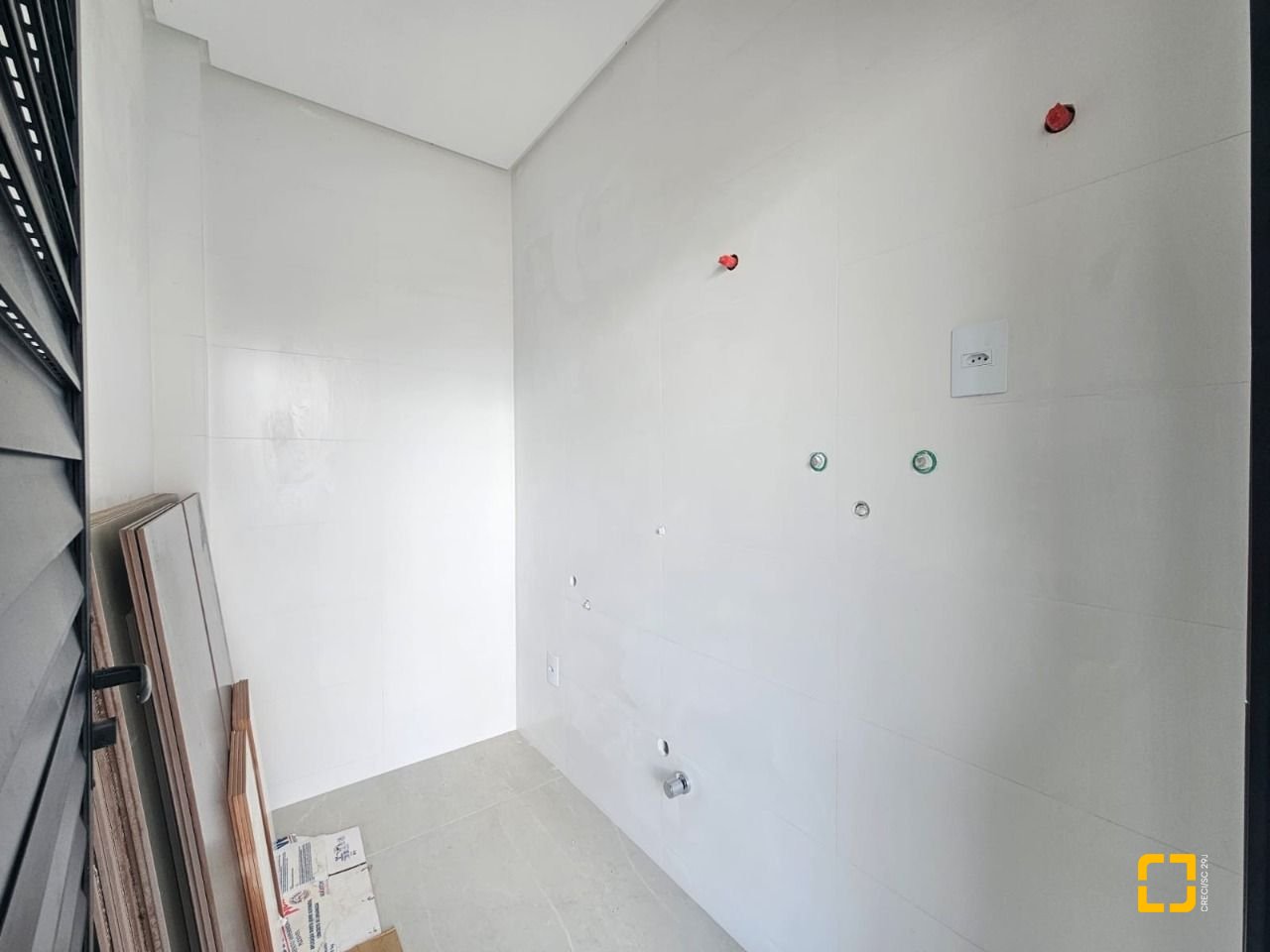 Casa de Condomínio com 179m², 4 quartos (sendo 1 suíte), 2 garagens, no bairro Beira Rio em Biguaçu