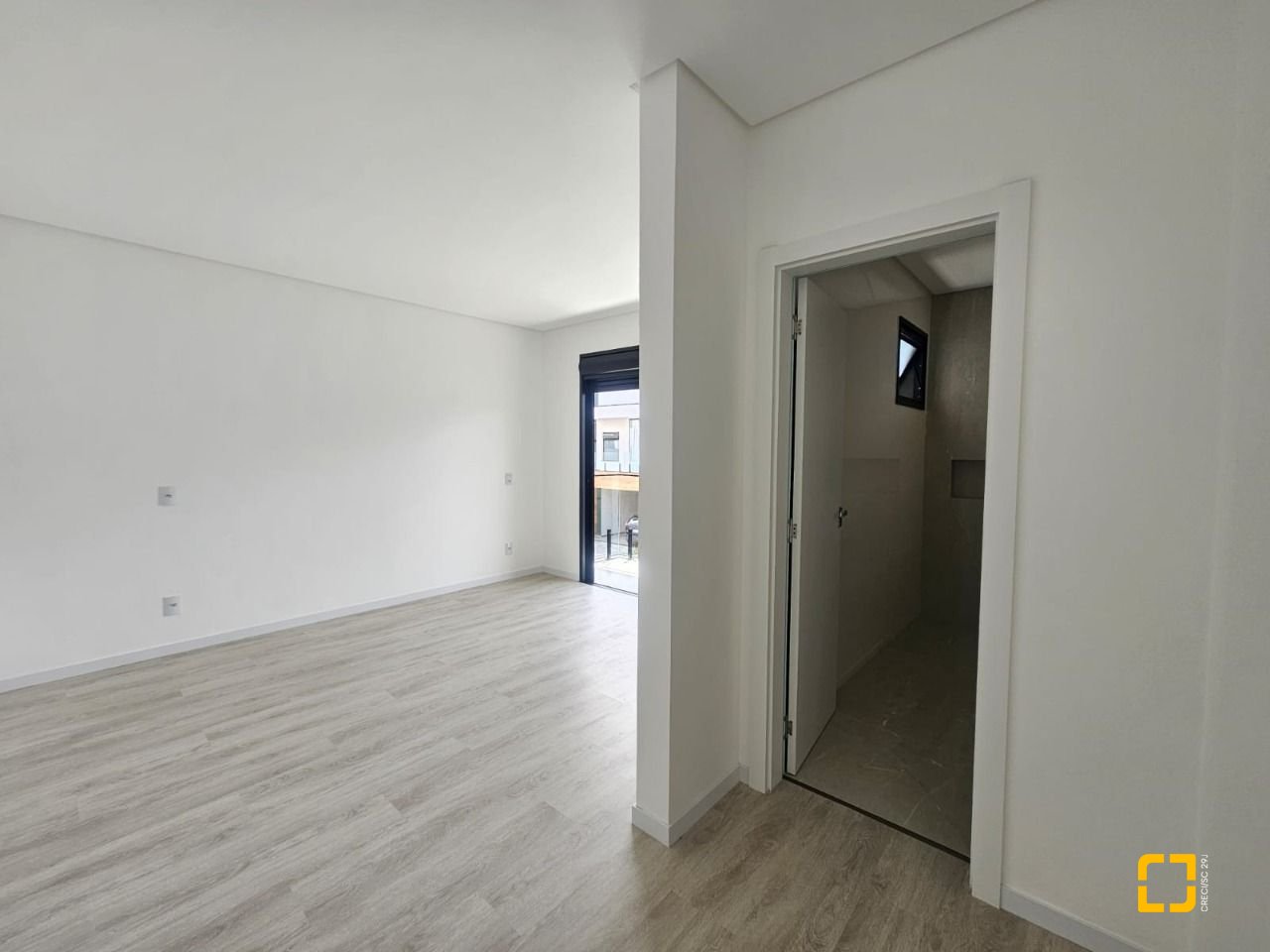 Casa de Condomínio com 179m², 4 quartos (sendo 1 suíte), 2 garagens, no bairro Beira Rio em Biguaçu