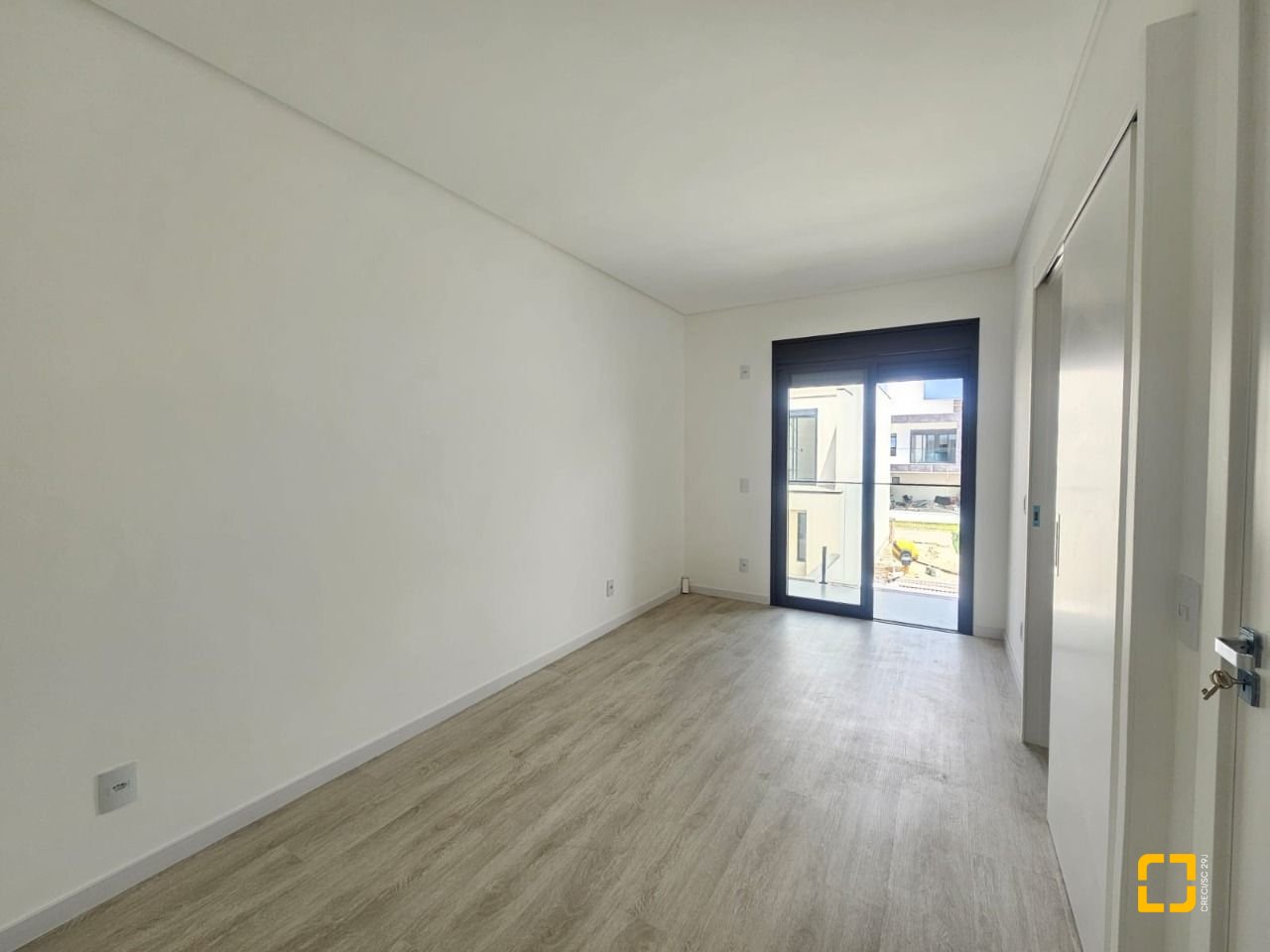 Casa de Condomínio com 179m², 4 quartos (sendo 1 suíte), 2 garagens, no bairro Beira Rio em Biguaçu