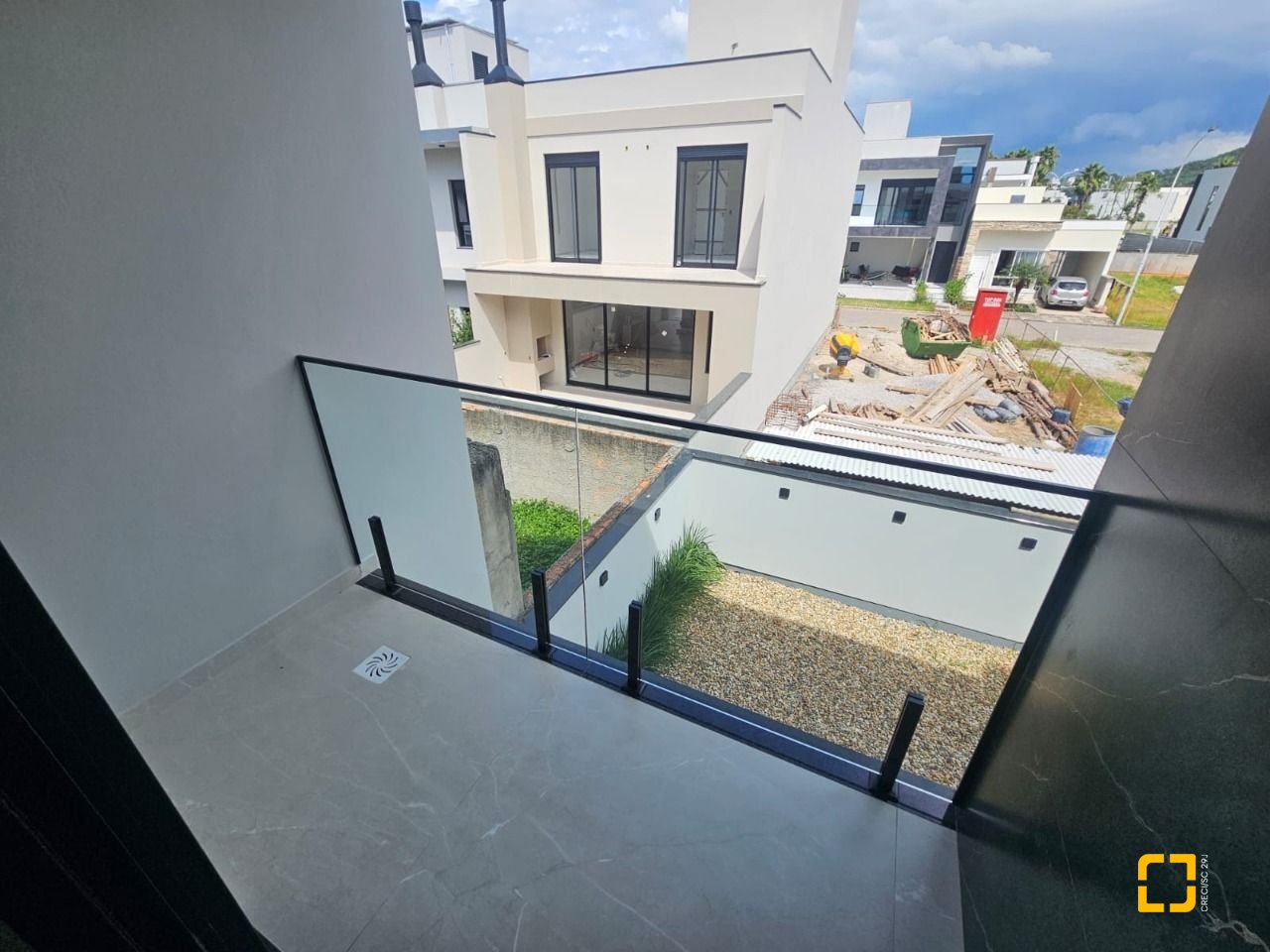 Casa de Condomínio com 179m², 4 quartos (sendo 1 suíte), 2 garagens, no bairro Beira Rio em Biguaçu