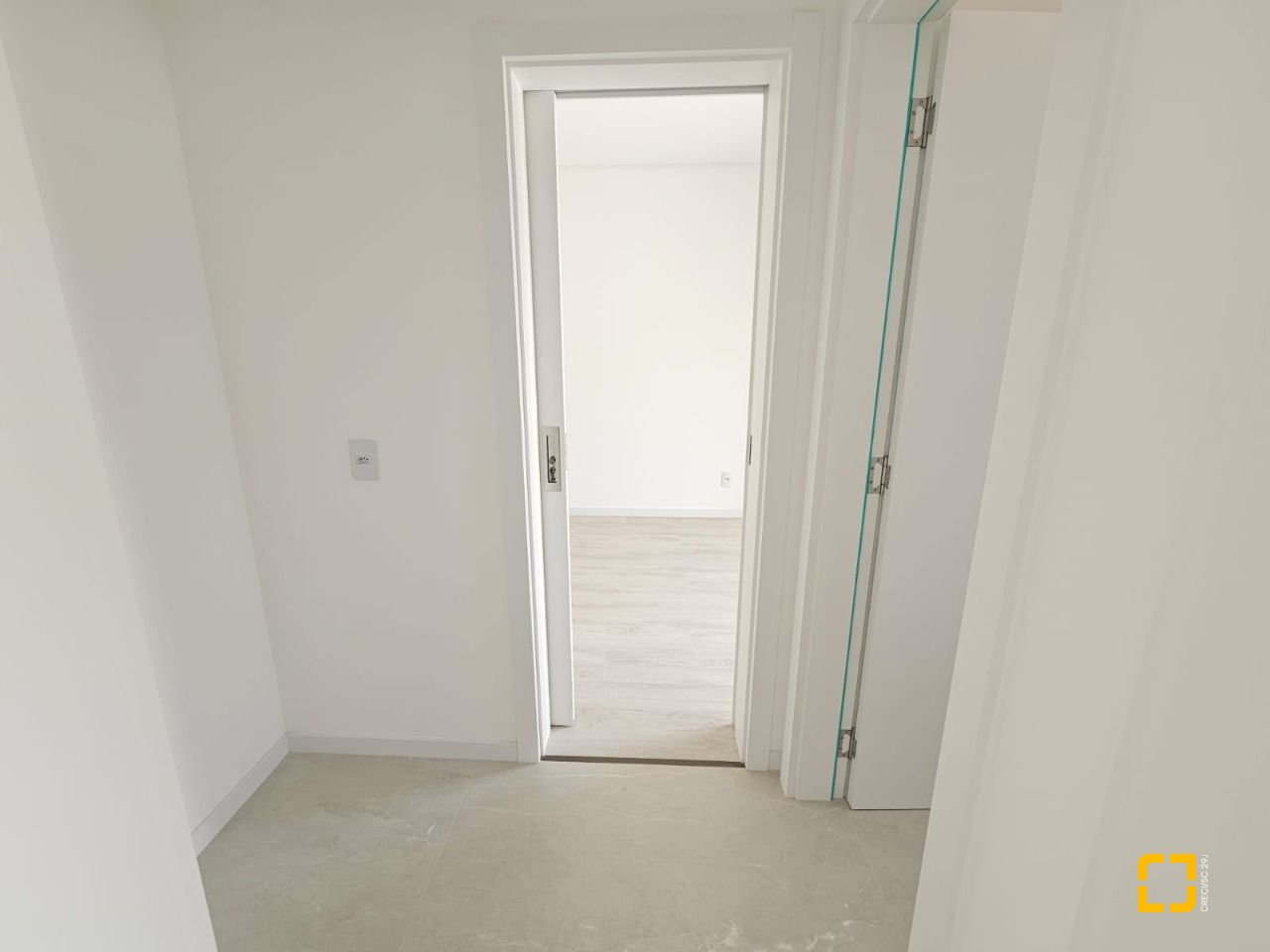 Casa de Condomínio com 179m², 4 quartos (sendo 1 suíte), 2 garagens, no bairro Beira Rio em Biguaçu