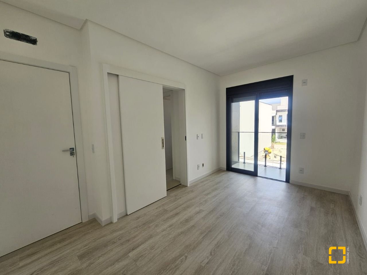 Casa de Condomínio com 179m², 4 quartos (sendo 1 suíte), 2 garagens, no bairro Beira Rio em Biguaçu
