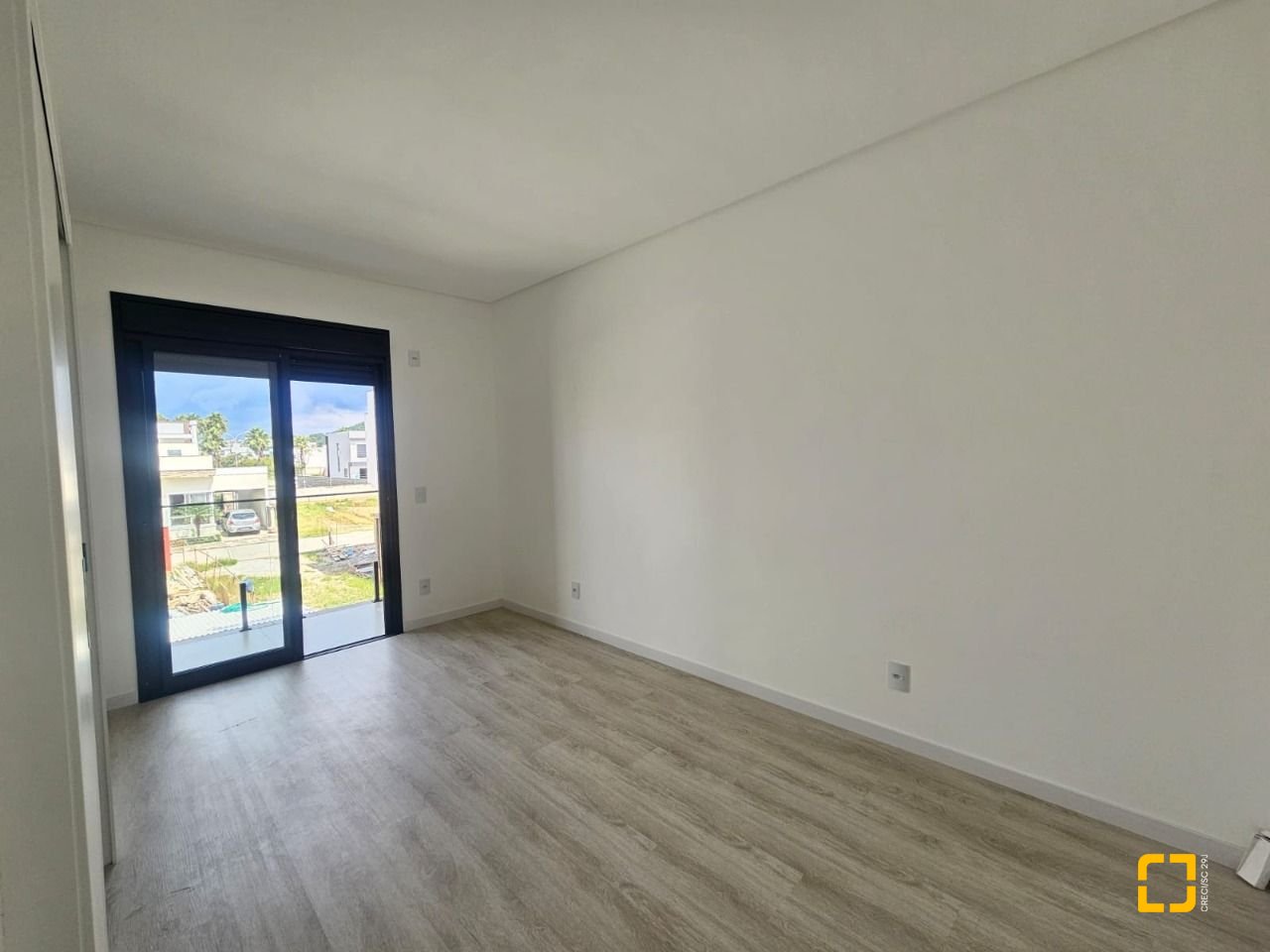 Casa de Condomínio com 179m², 4 quartos (sendo 1 suíte), 2 garagens, no bairro Beira Rio em Biguaçu