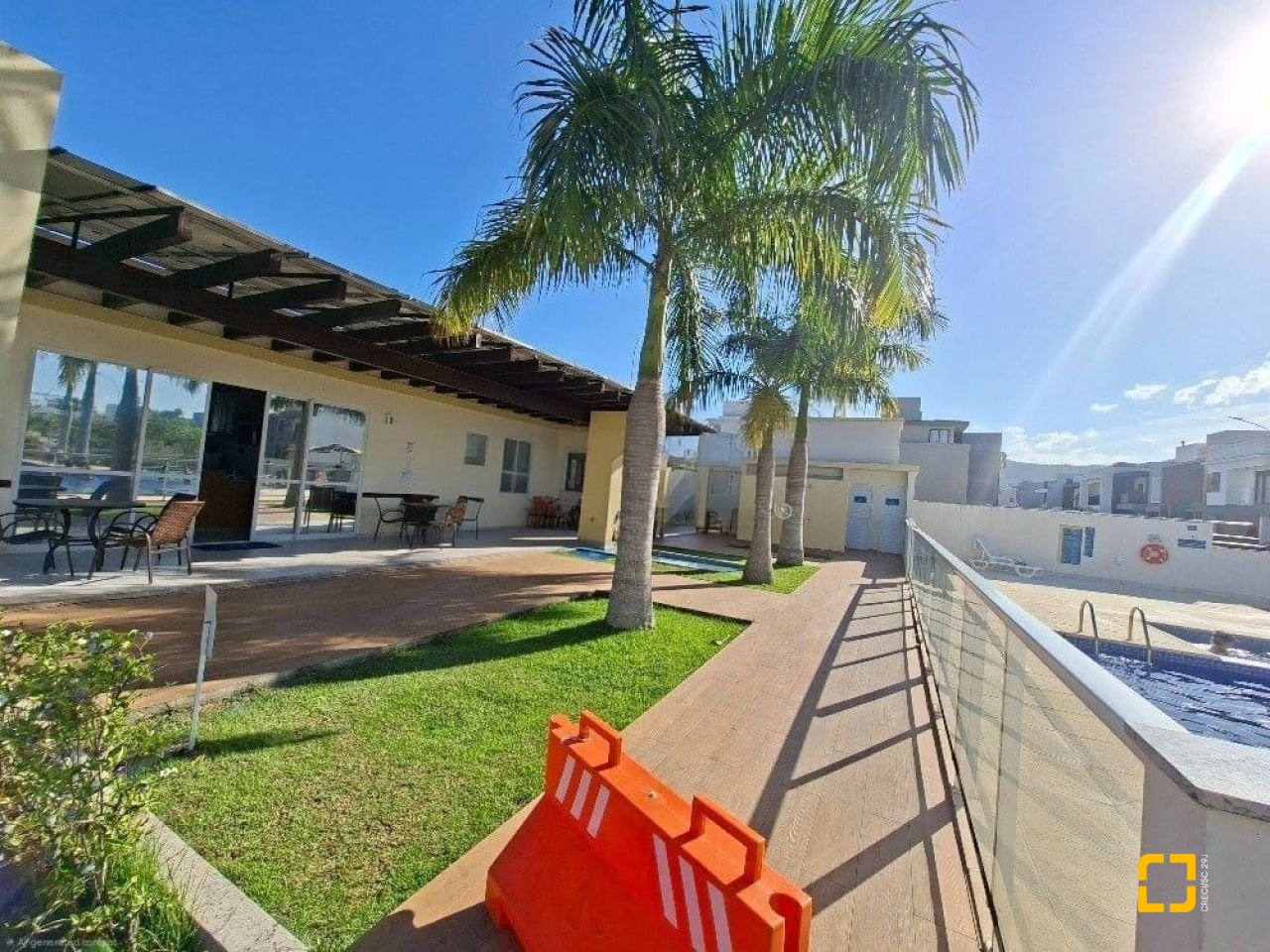 Casa de Condomínio com 179m², 4 quartos (sendo 1 suíte), 2 garagens, no bairro Beira Rio em Biguaçu