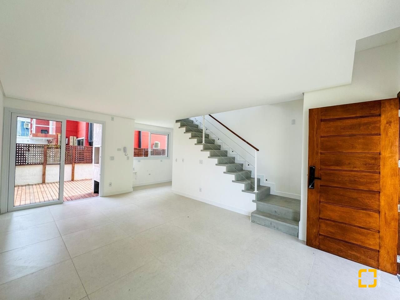 Casa com 123m², 4 quartos (sendo 1 suíte), 1 garagem, no bairro Campeche em Florianópolis