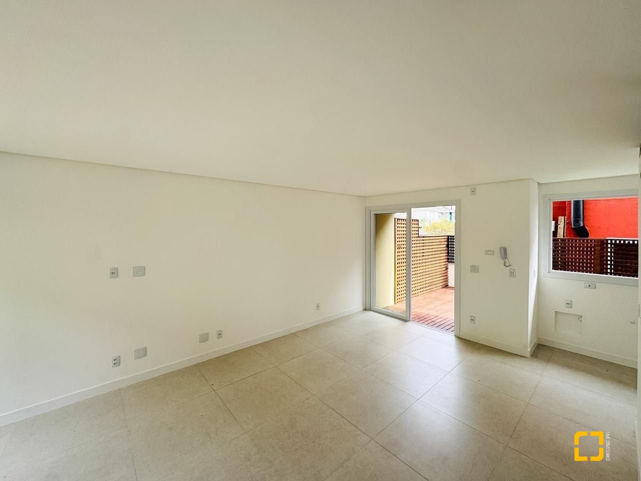 Casa com 123m², 4 quartos (sendo 1 suíte), 1 garagem, no bairro Campeche em Florianópolis