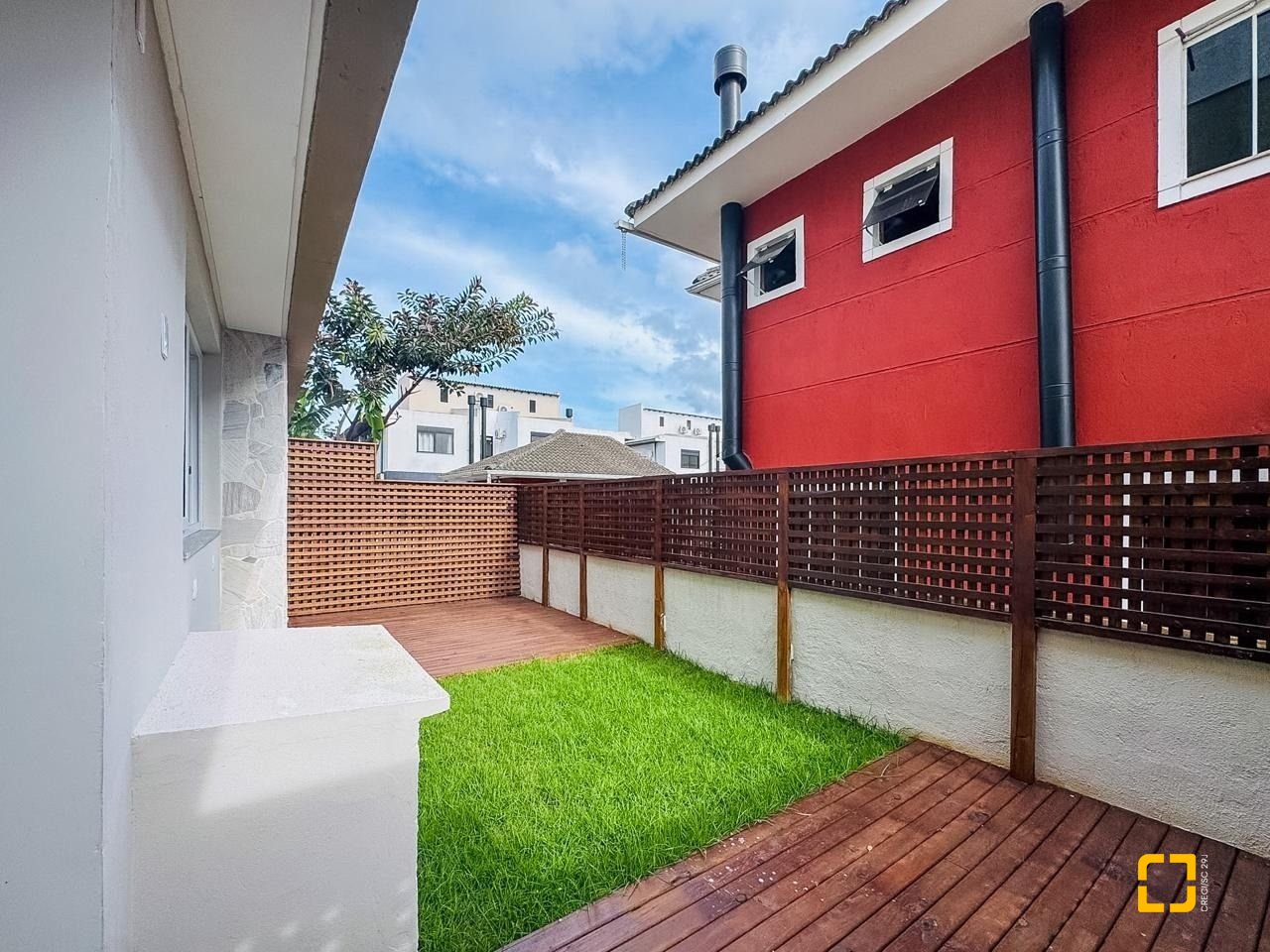 Casa com 123m², 4 quartos (sendo 1 suíte), 1 garagem, no bairro Campeche em Florianópolis