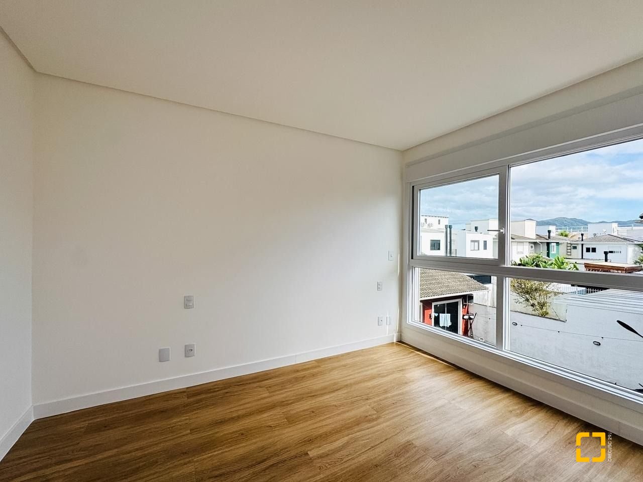 Casa com 123m², 4 quartos (sendo 1 suíte), 1 garagem, no bairro Campeche em Florianópolis