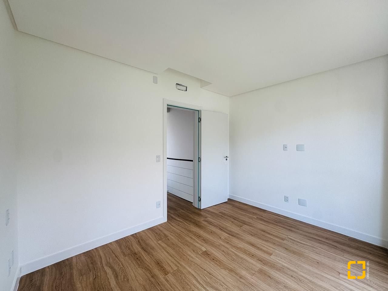 Casa com 123m², 4 quartos (sendo 1 suíte), 1 garagem, no bairro Campeche em Florianópolis