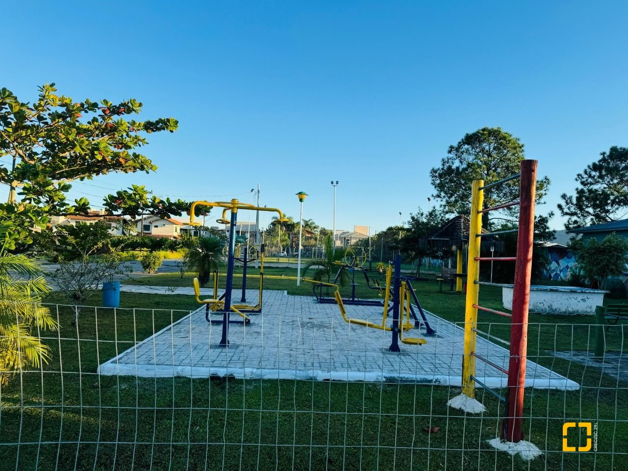 Casa com 123m², 4 quartos (sendo 1 suíte), 1 garagem, no bairro Campeche em Florianópolis