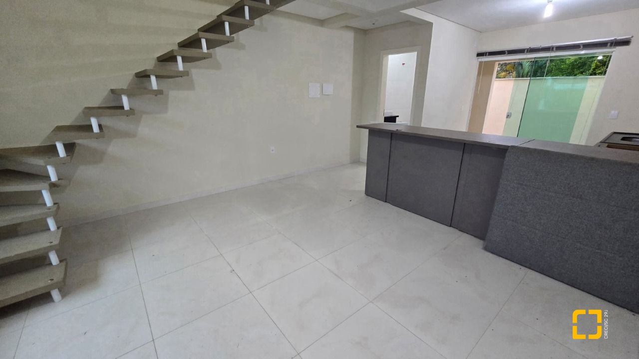 Casa com 80m², 2 quartos, 1 garagem, no bairro Rio Vermelho em Florianópolis
