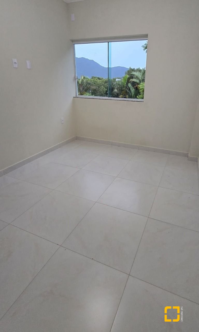 Casa com 80m², 2 quartos, 1 garagem, no bairro Rio Vermelho em Florianópolis