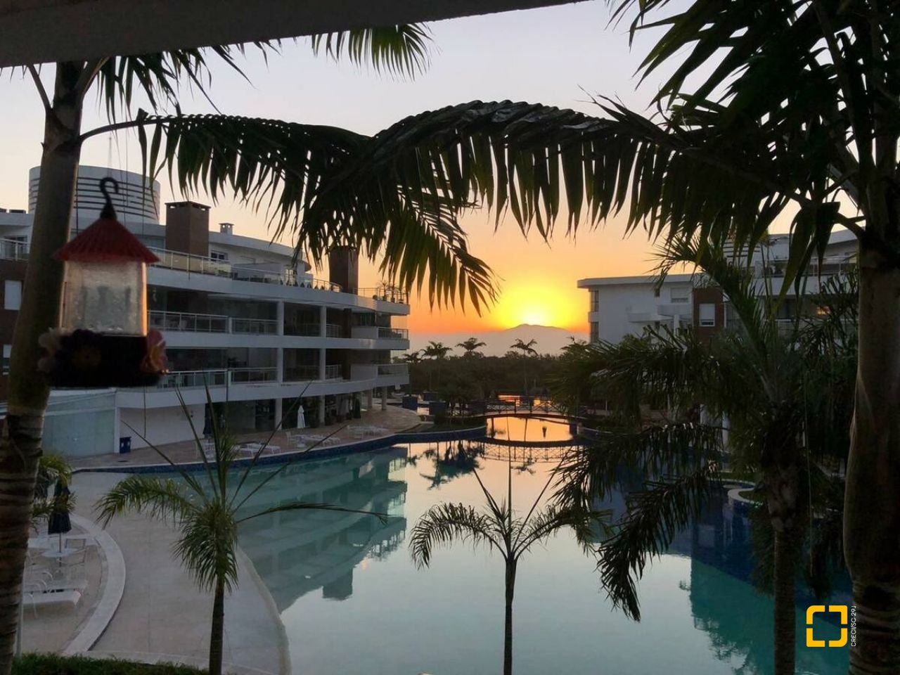Cobertura com 318m², 8 quartos (sendo 4 suítes), 3 garagens, no bairro Cachoeira do Bom Jesus em Florianópolis
