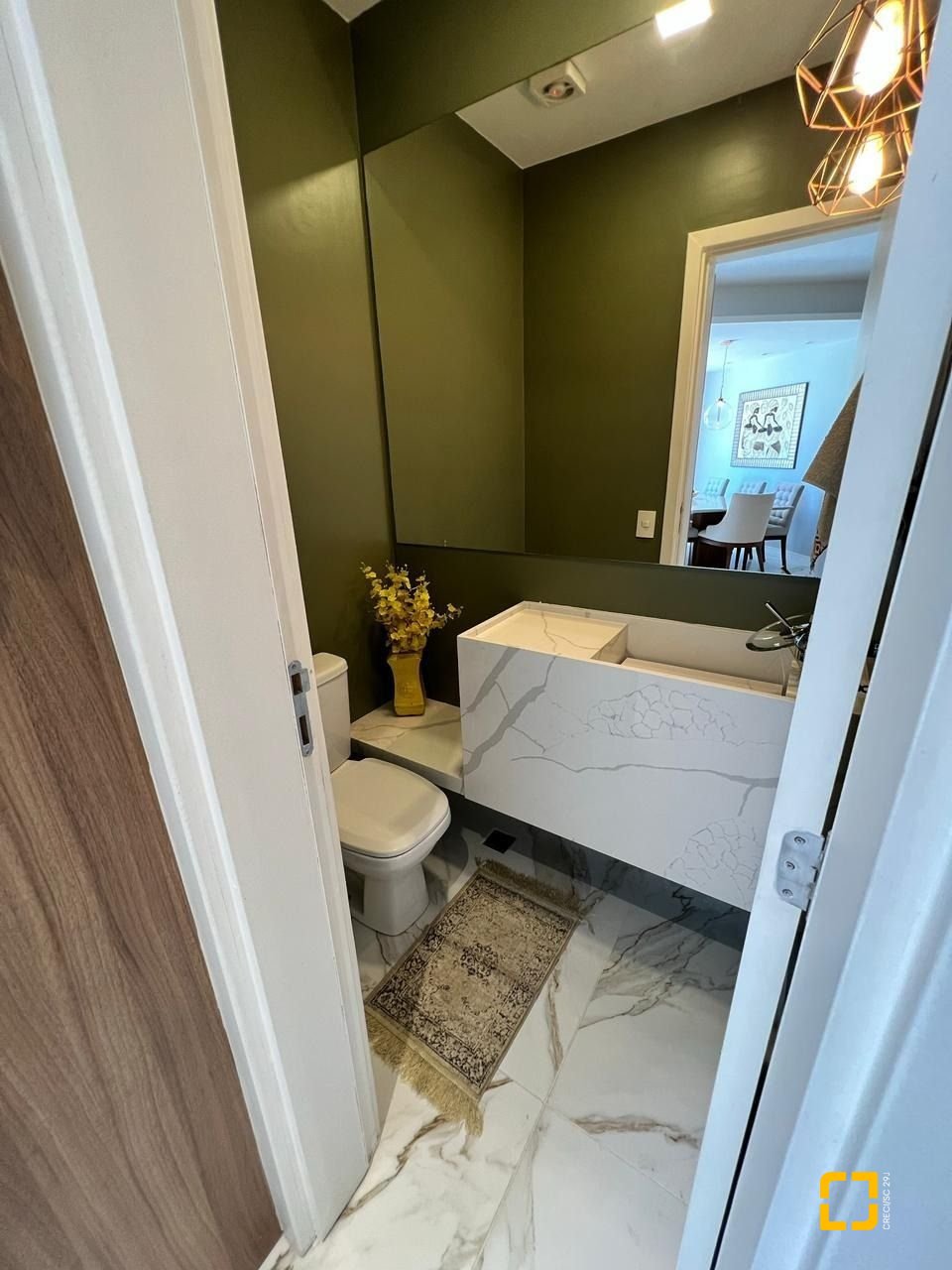 Cobertura com 318m², 8 quartos (sendo 4 suítes), 3 garagens, no bairro Cachoeira do Bom Jesus em Florianópolis