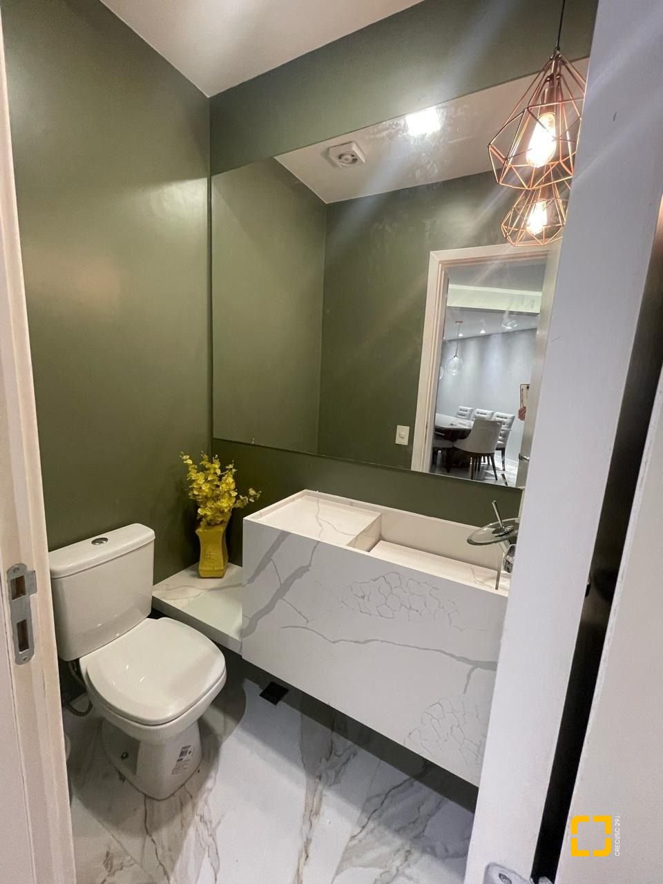 Cobertura com 318m², 8 quartos (sendo 4 suítes), 3 garagens, no bairro Cachoeira do Bom Jesus em Florianópolis