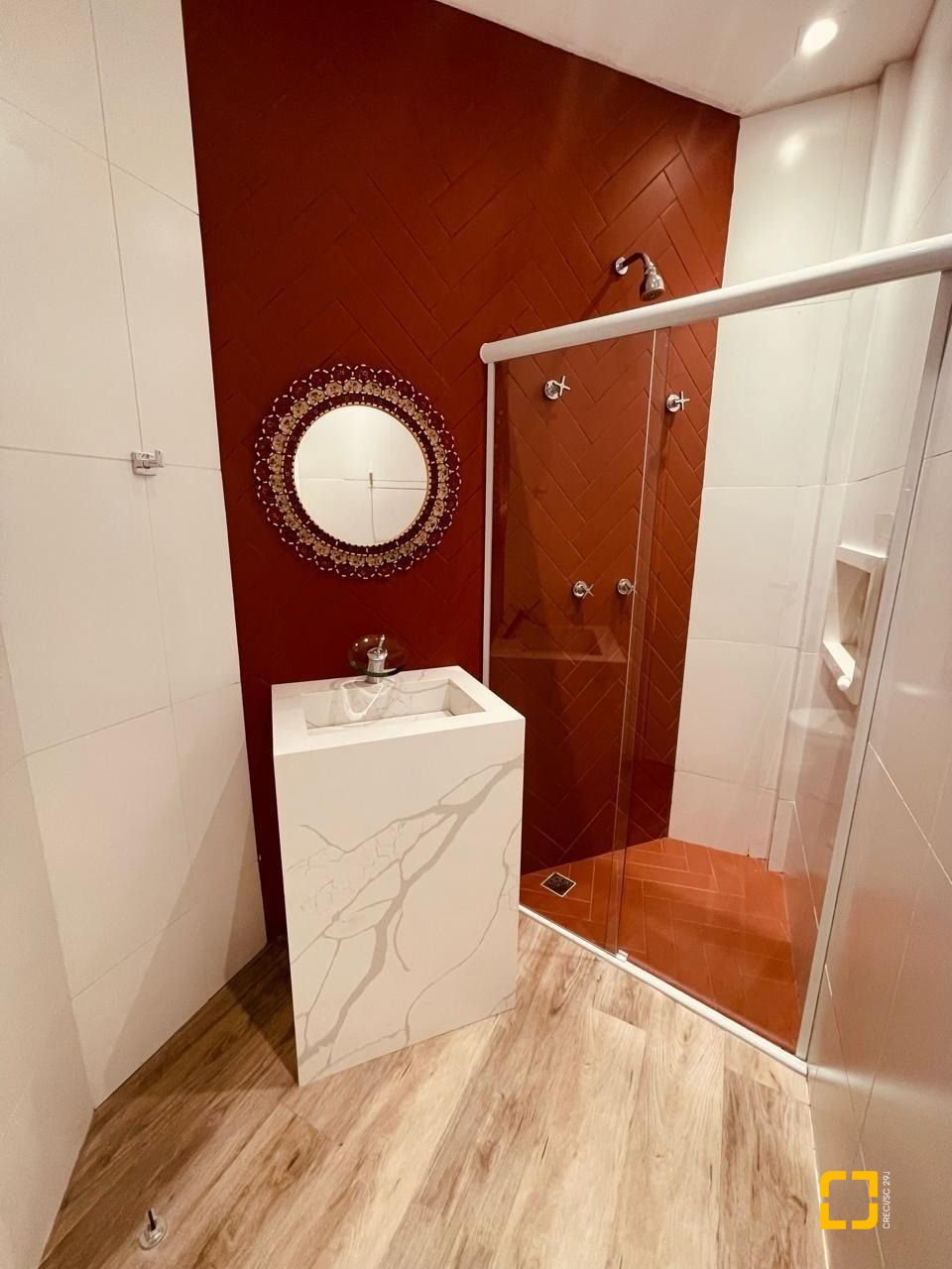 Cobertura com 318m², 8 quartos (sendo 4 suítes), 3 garagens, no bairro Cachoeira do Bom Jesus em Florianópolis