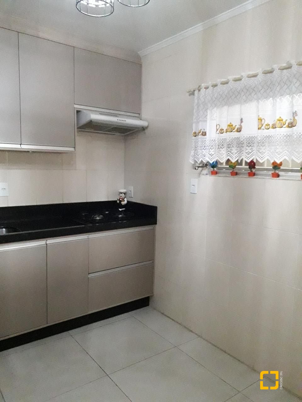 Casa com 153m², 2 quartos (sendo 1 suíte), 2 garagens, no bairro Barreiros em São José