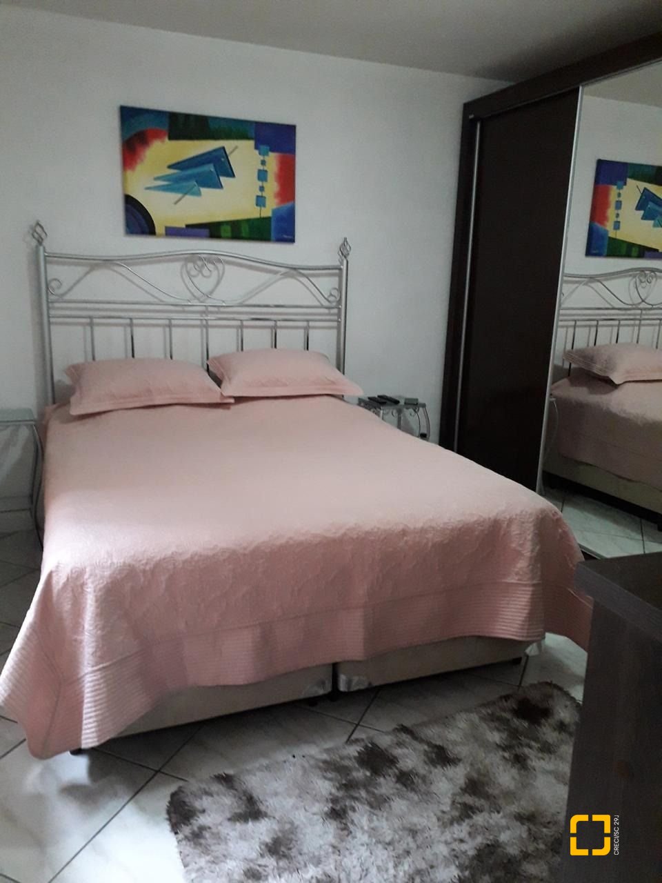 Casa com 153m², 2 quartos (sendo 1 suíte), 2 garagens, no bairro Barreiros em São José