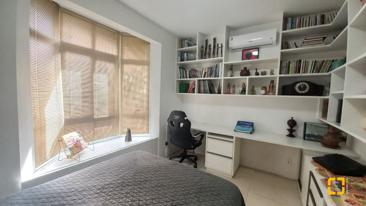 Casa de Condomínio com 214m², 5 quartos (sendo 1 suíte), 3 garagens, no bairro Campeche em Florianópolis