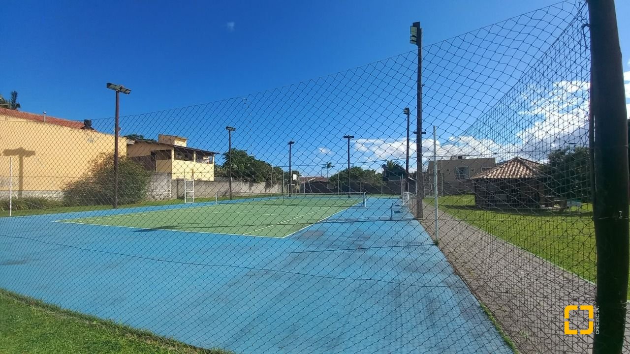 Casa de Condomínio com 214m², 5 quartos (sendo 1 suíte), 3 garagens, no bairro Campeche em Florianópolis