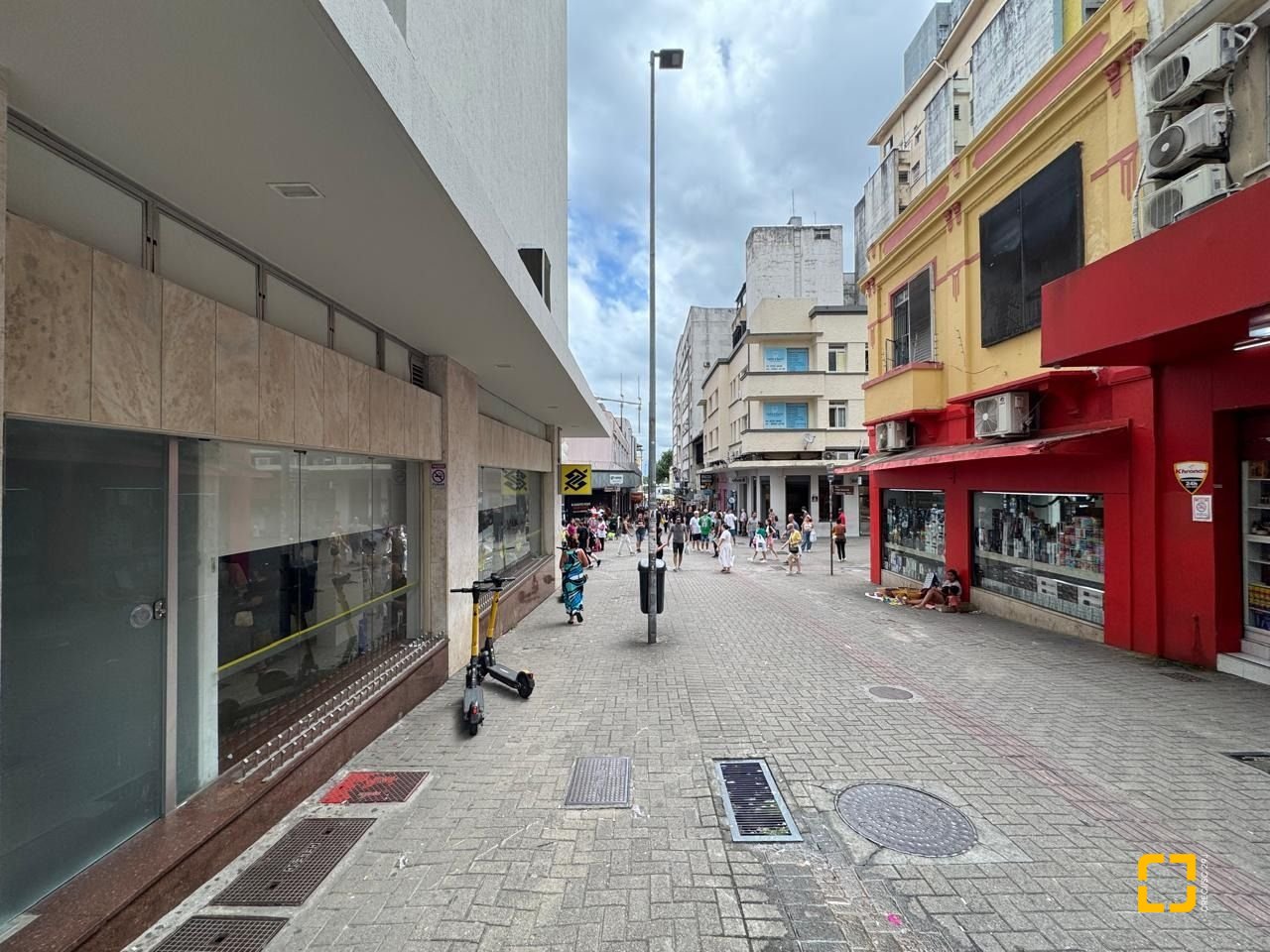 Sala com 34m², no bairro Centro em Florianópolis