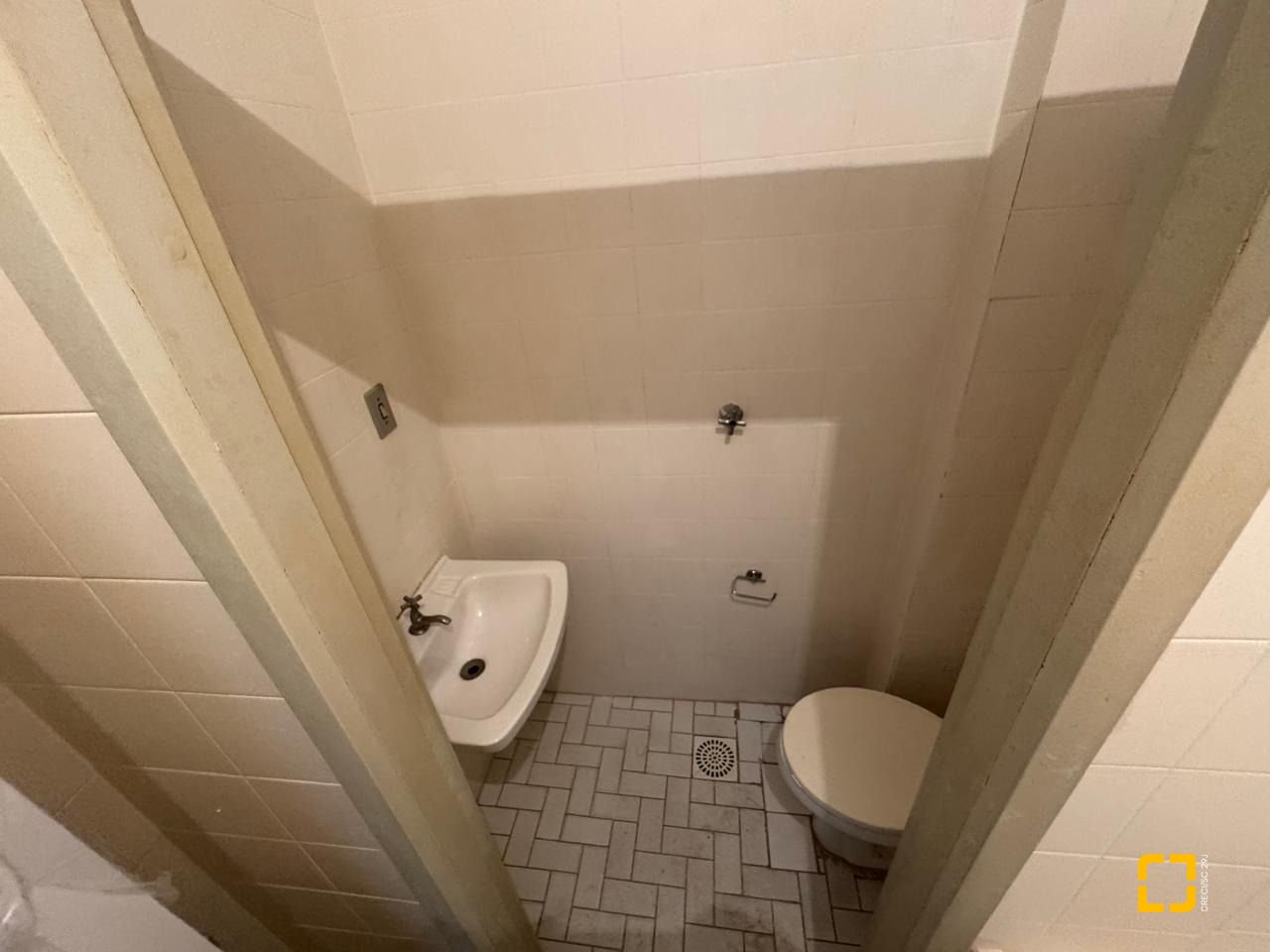 Sala com 34m², no bairro Centro em Florianópolis