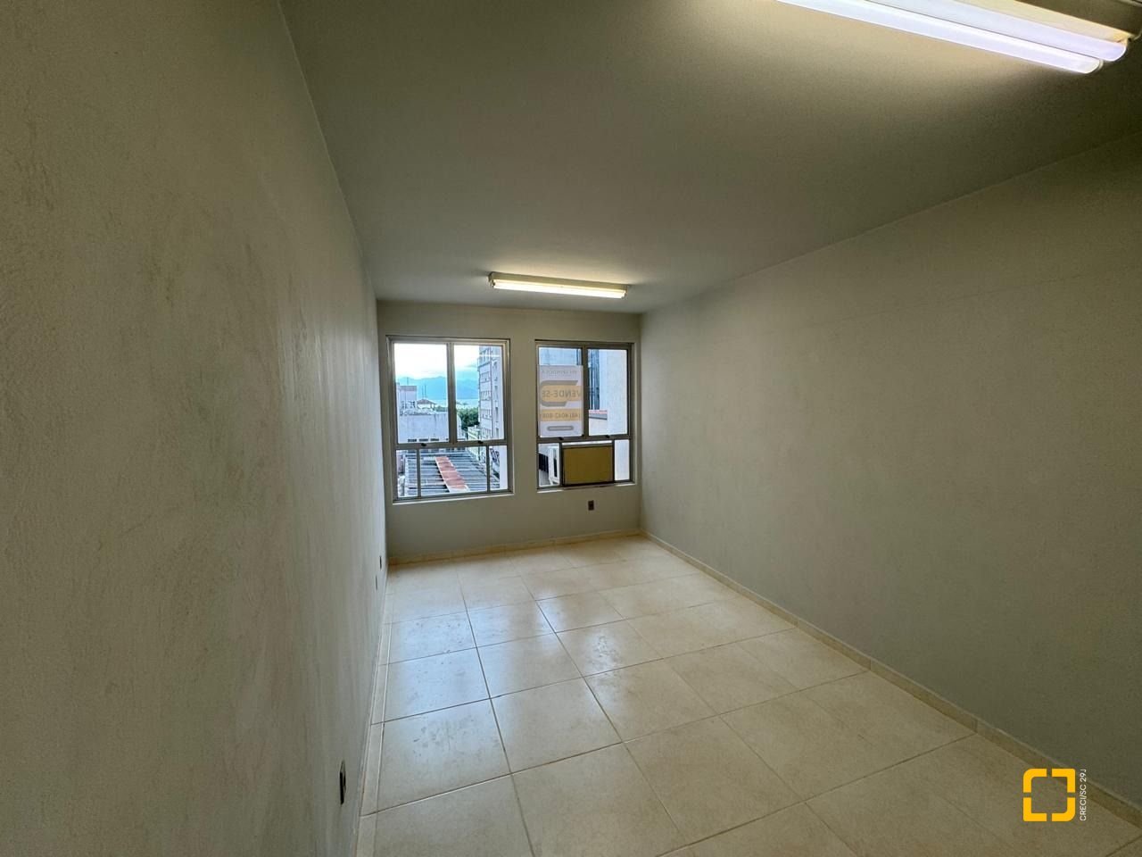 Sala com 34m², no bairro Centro em Florianópolis
