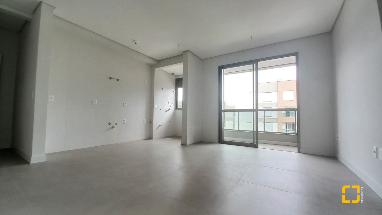 Apartamento com 76m², 4 quartos (sendo 1 suíte), 1 garagem, no bairro Carvoeira em Florianópolis