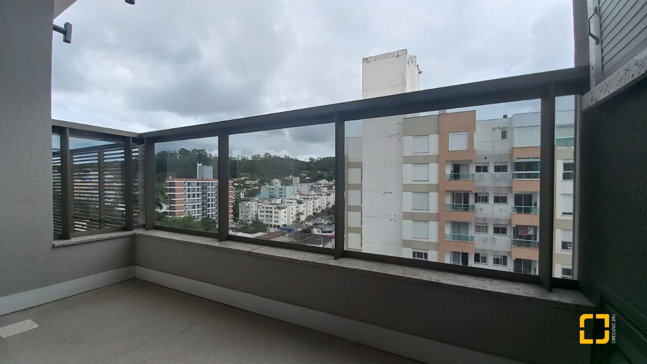 Apartamento com 76m², 4 quartos (sendo 1 suíte), 1 garagem, no bairro Carvoeira em Florianópolis