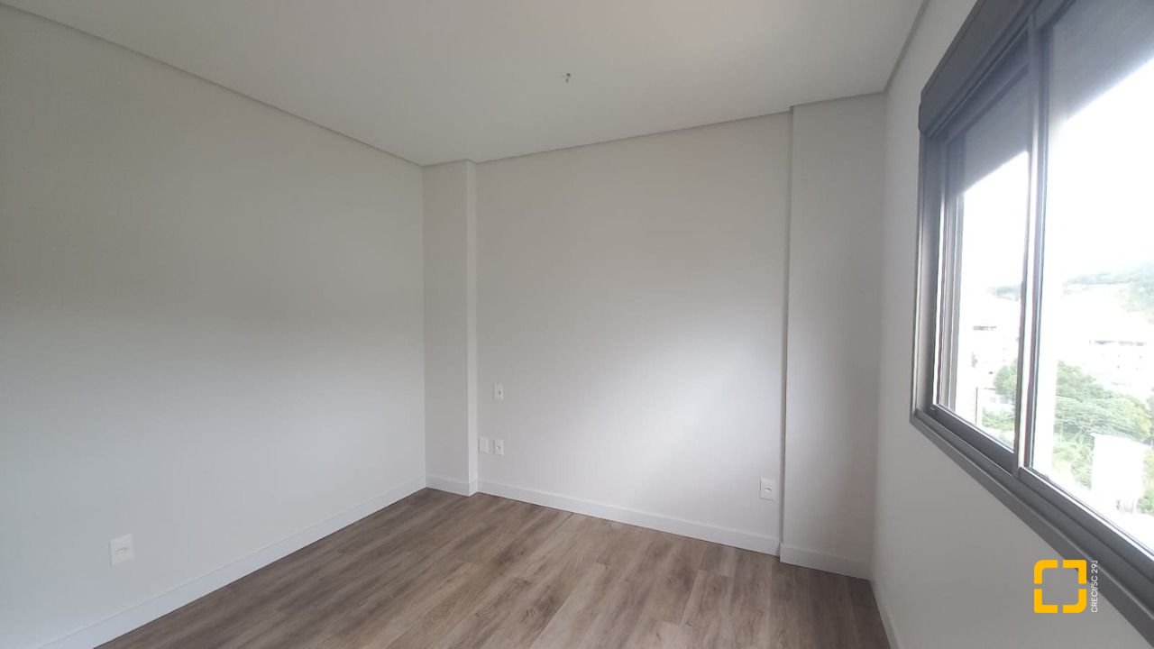 Apartamento com 39m², 1 quarto, 1 garagem, no bairro Carvoeira em Florianópolis