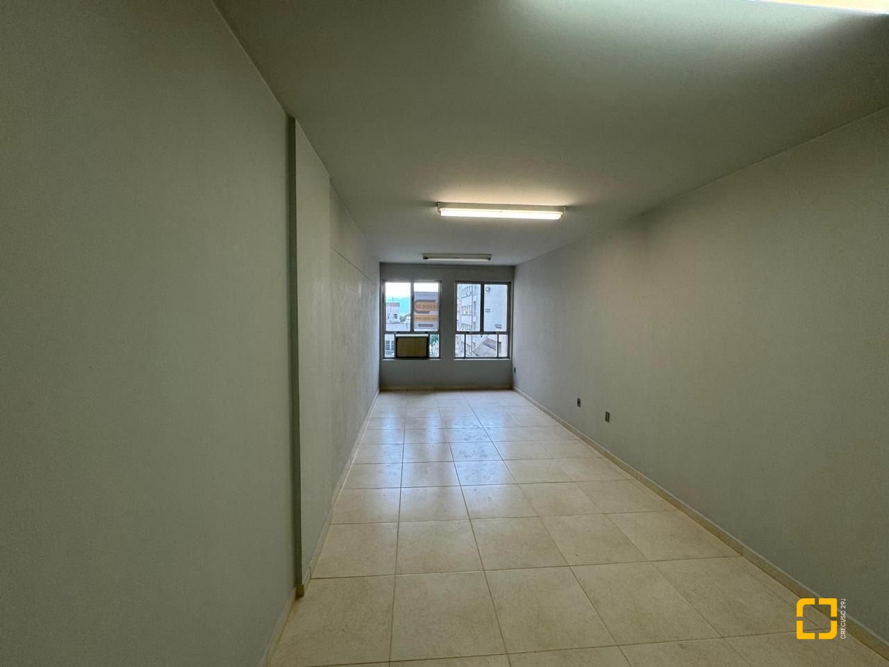 Sala com 43m², no bairro Centro em Florianópolis