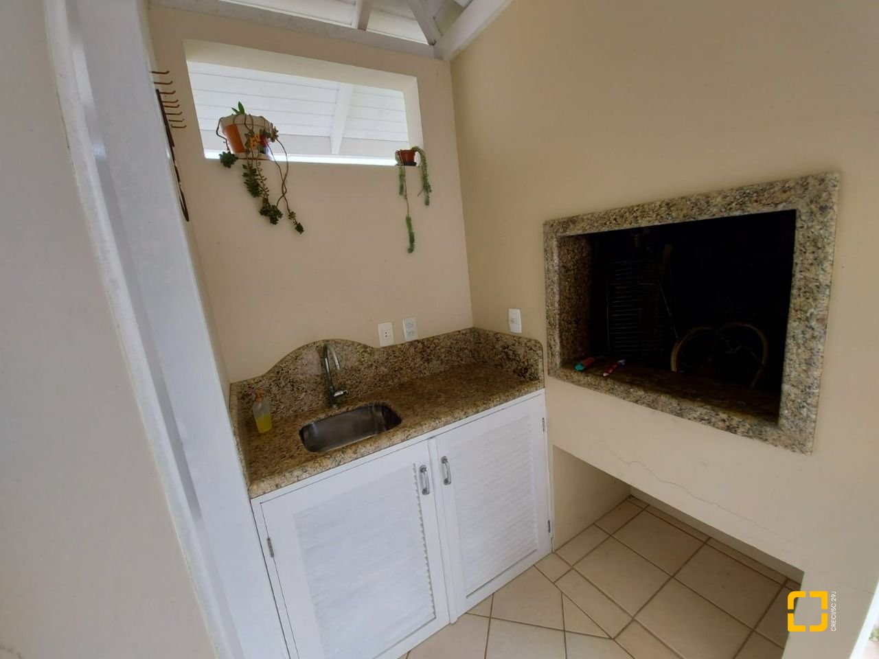 Casa com 176m², 6 quartos (sendo 2 suítes), 4 garagens, no bairro Ingleses em Florianópolis