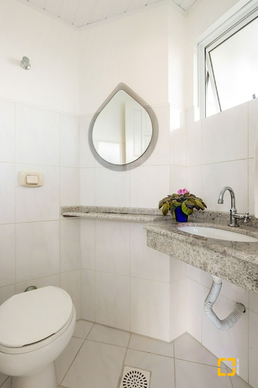 Casa com 176m², 6 quartos (sendo 2 suítes), 4 garagens, no bairro Ingleses em Florianópolis