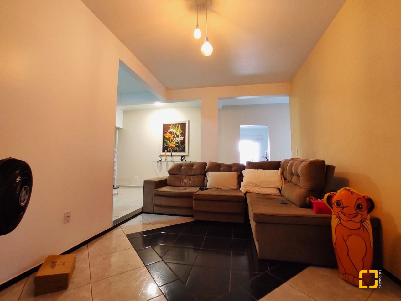 Casa com 404m², 5 quartos (sendo 3 suítes), 5 garagens, no bairro Praia Comprida em São José