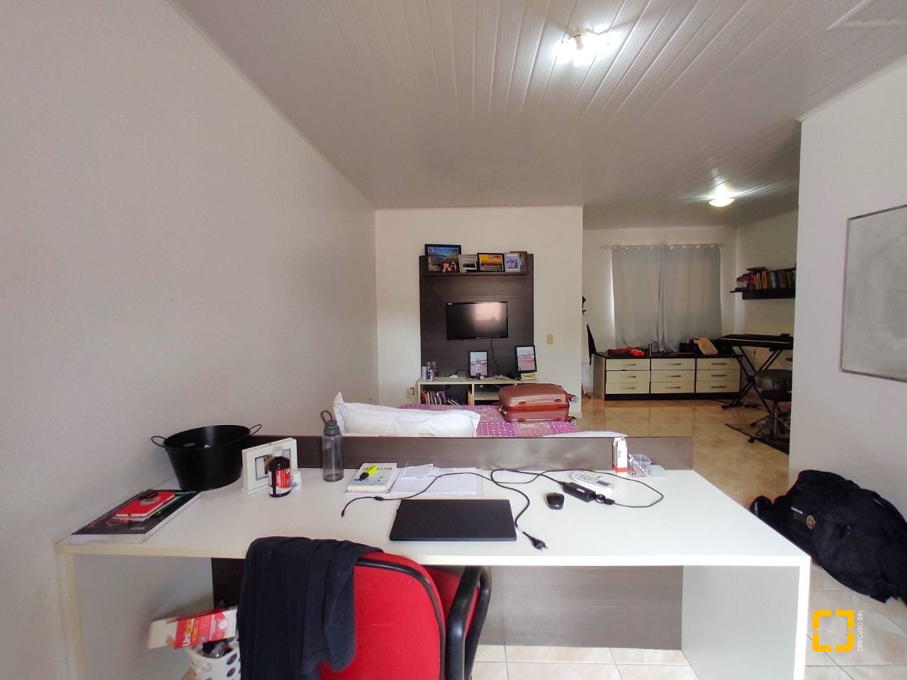 Casa com 404m², 5 quartos (sendo 3 suítes), 5 garagens, no bairro Praia Comprida em São José